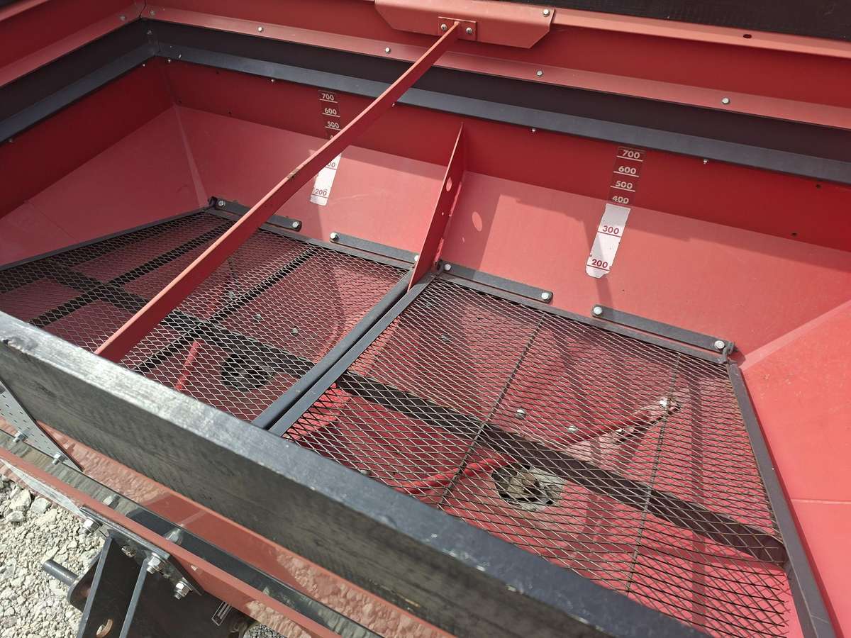 Vicon RS M1405, spreaders