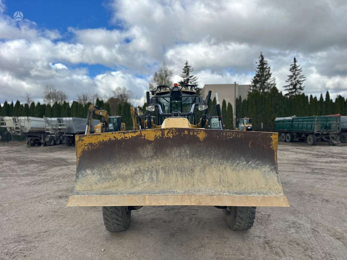 Caterpillar 120 M, грейдеры