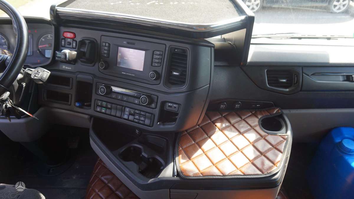 Scania R450 Retarder, double sleeper