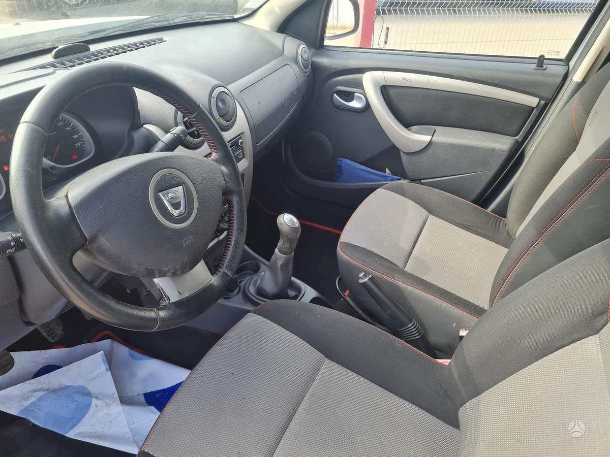 Dacia Duster, 1.6 l., Внедорожник / Кроссовер