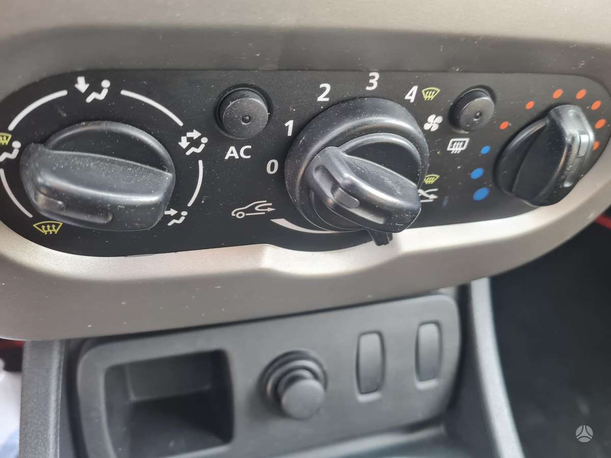 Dacia Duster, 1.6 l., Внедорожник / Кроссовер