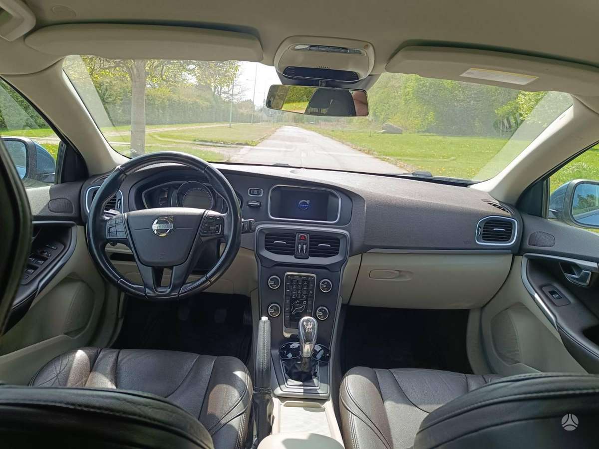 Volvo V40 - 2