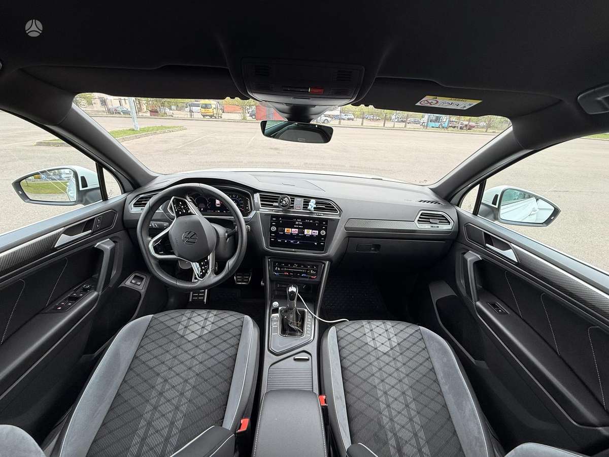 Volkswagen Tiguan - 4