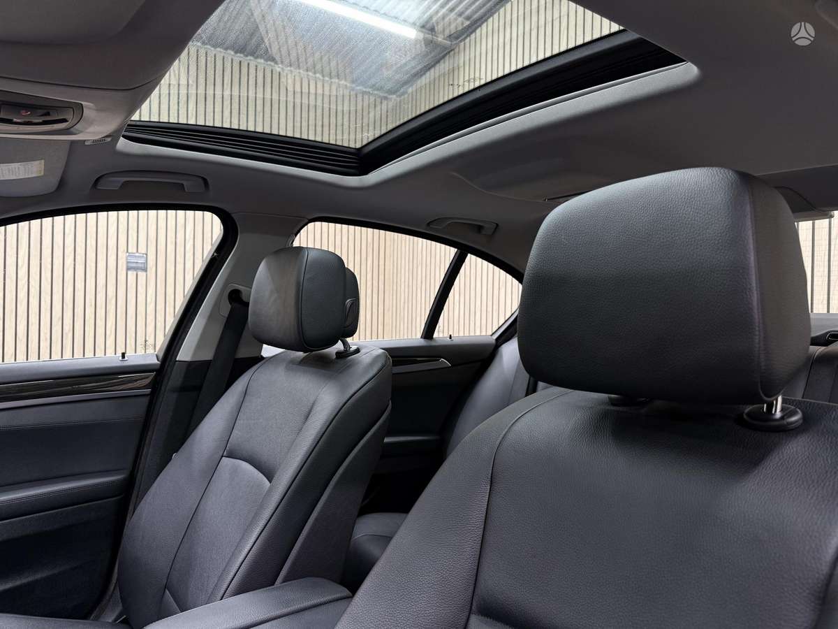 BMW 520, 2.0 l., Седан