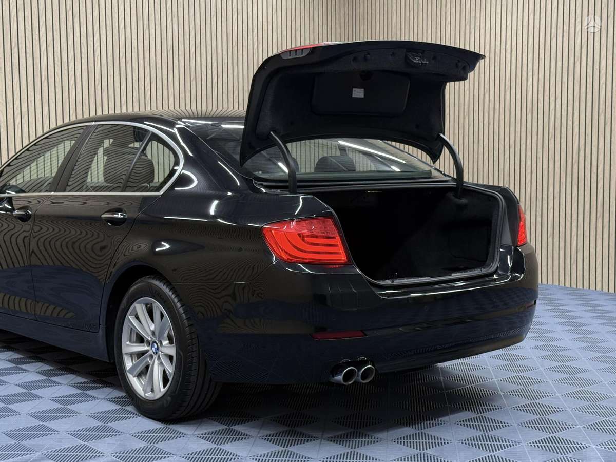 BMW 520, 2.0 l., Седан