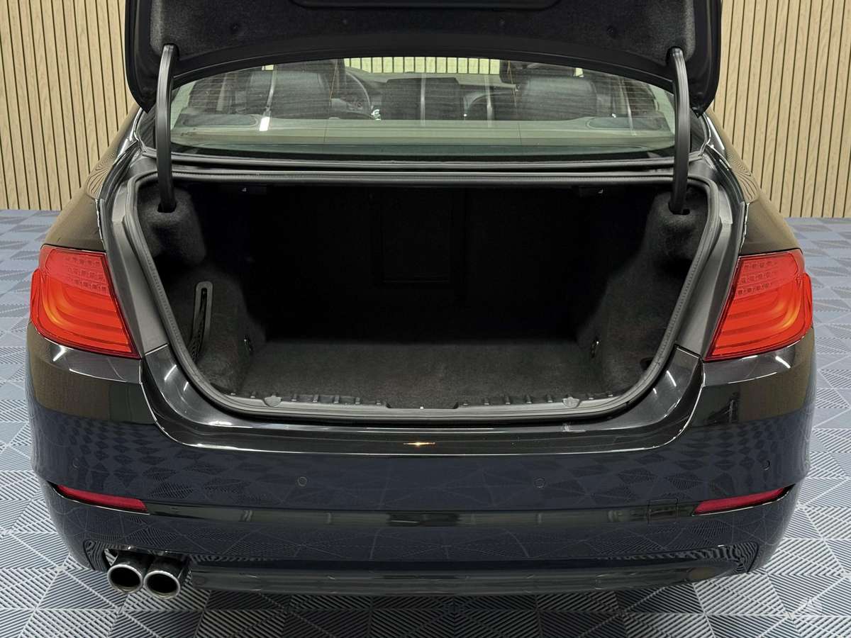 BMW 520, 2.0 l., Седан