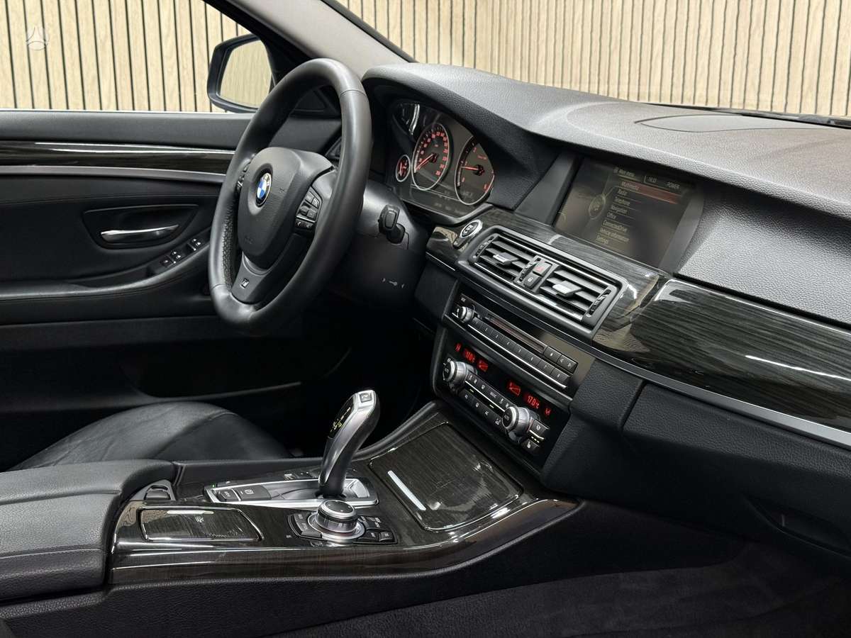 BMW 520, 2.0 l., Седан