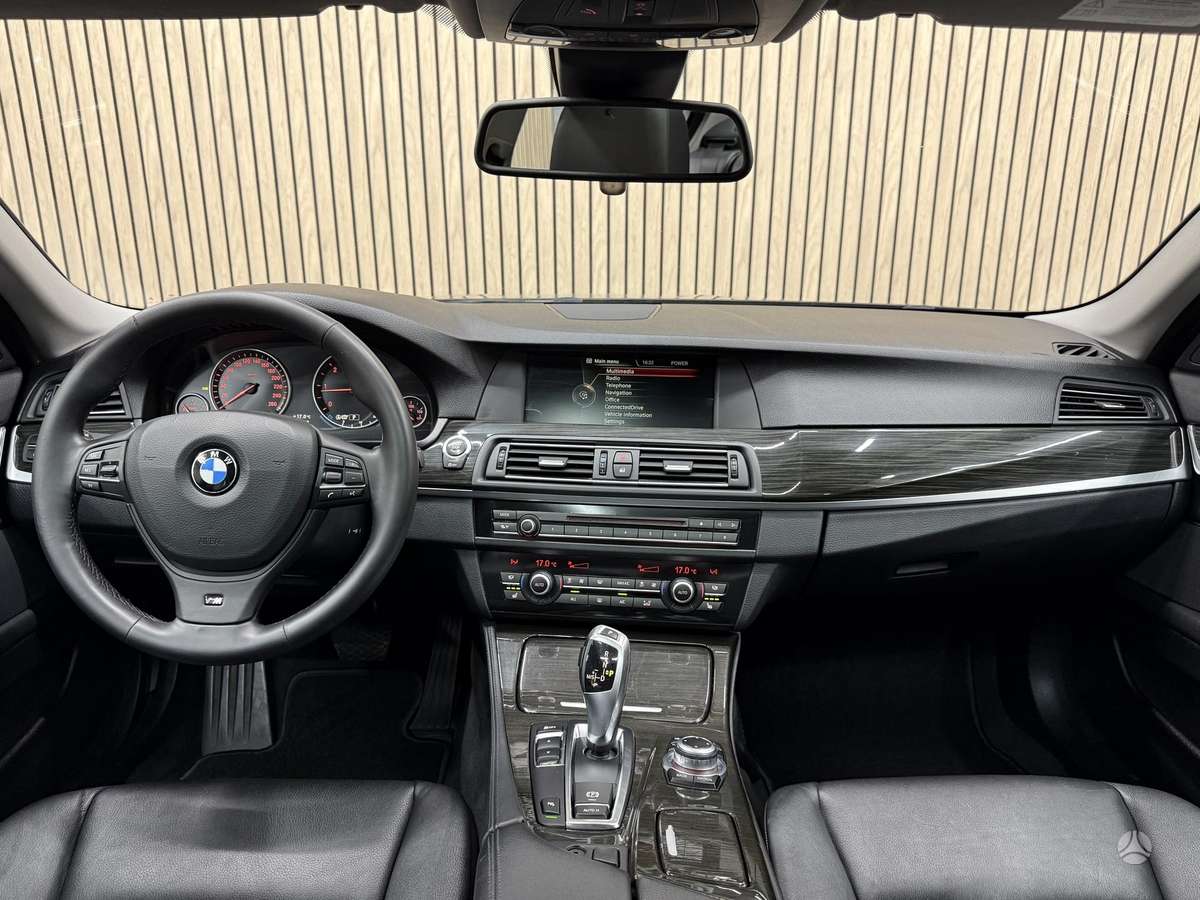 BMW 520, 2.0 l., Седан