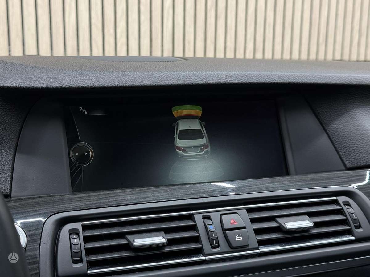 BMW 520, 2.0 l., Седан