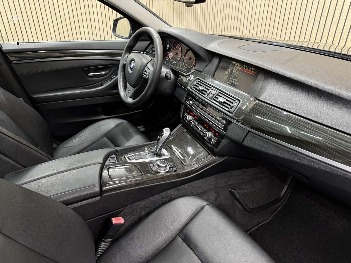 BMW 520, 2.0 l., Седан