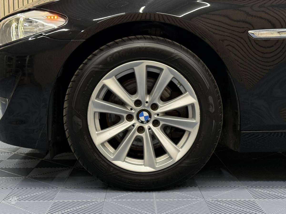 BMW 520, 2.0 l., Седан
