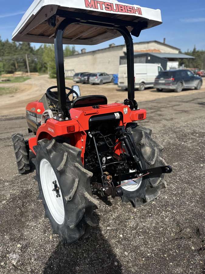 Mitsubishi MT221, тракторы