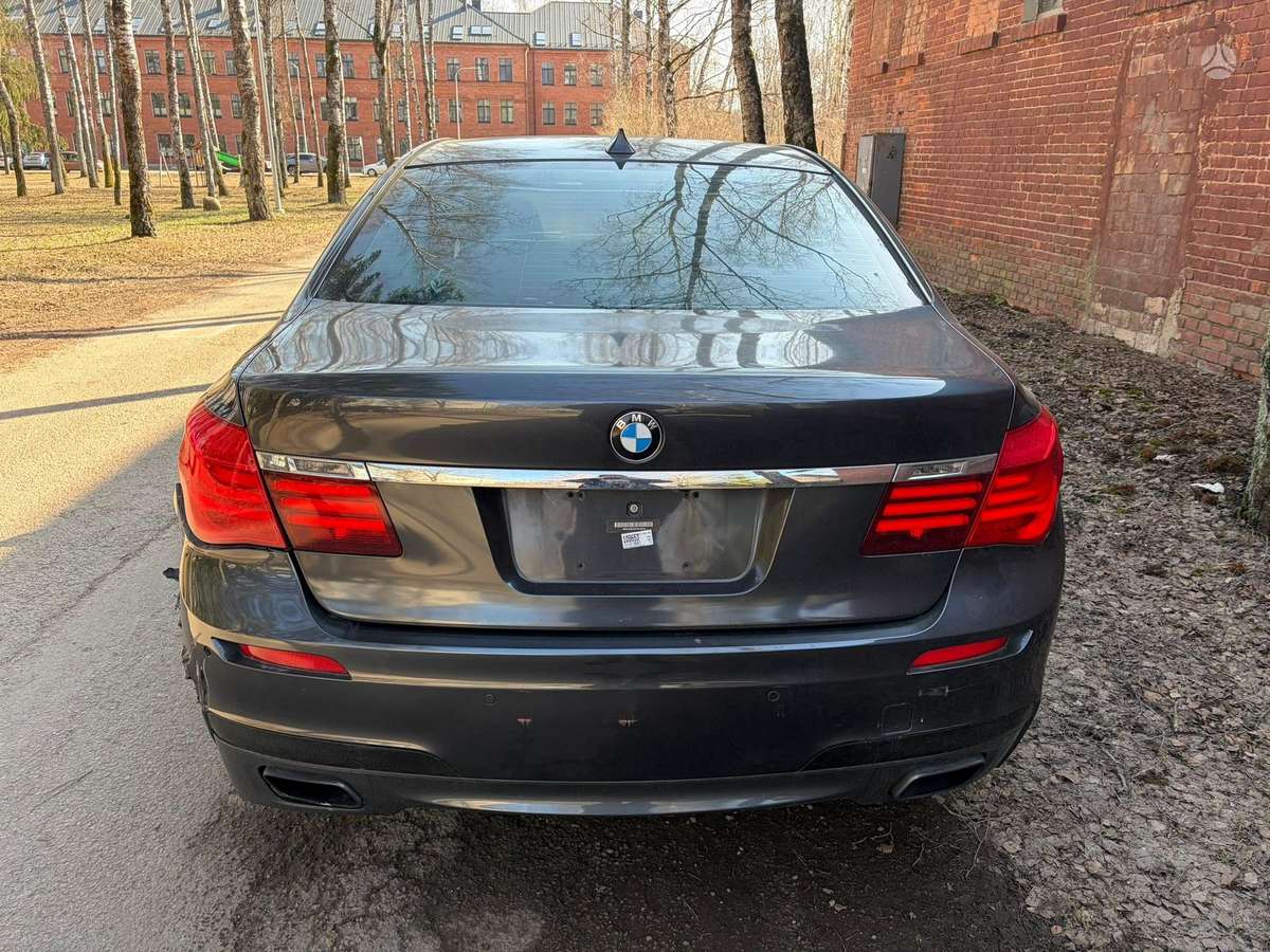 BMW 740, sedanas