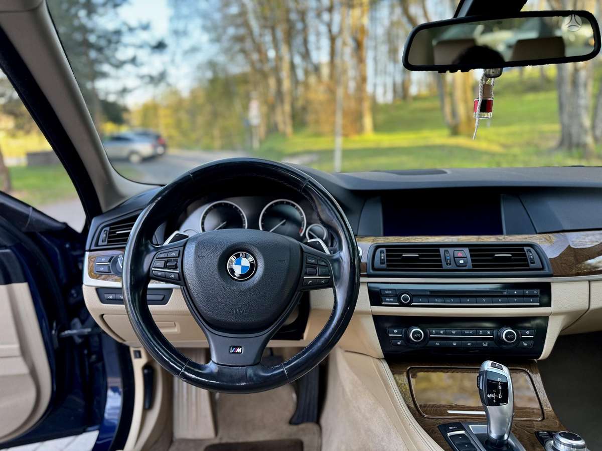 BMW 528, 2.0 l., Седан