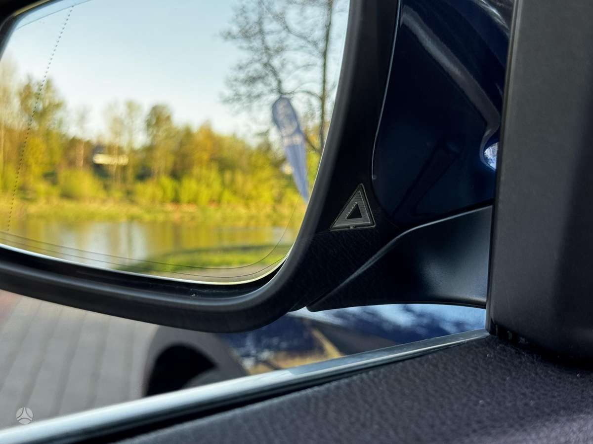BMW 528, 2.0 l., Седан