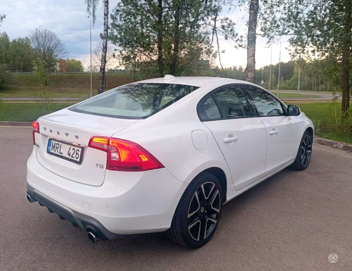 Volvo S60, 2.0 l., Седан