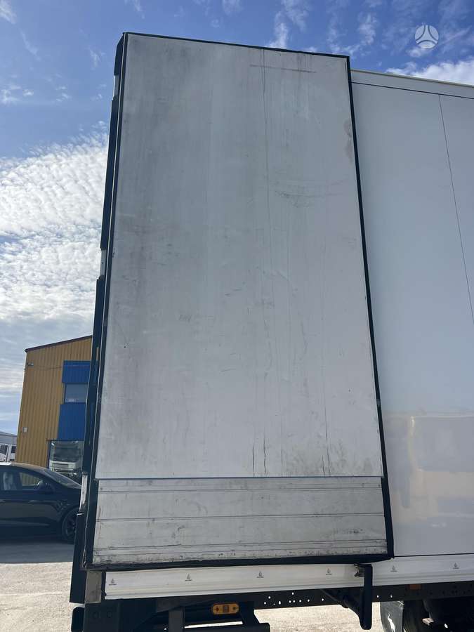 Schmitz SK24L, šaldytuvai