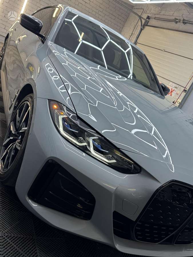 BMW i4, sedanas