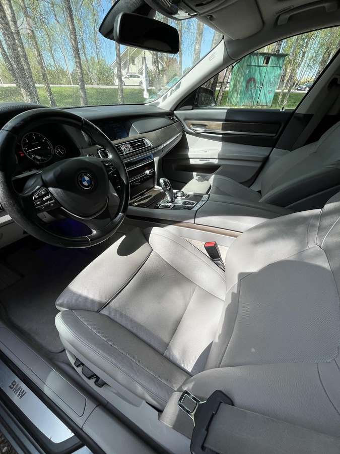 BMW 730, 3.0 l., Седан