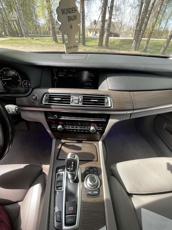 BMW 730, 3.0 l., Седан