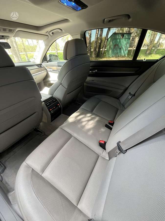 BMW 730, 3.0 l., Седан