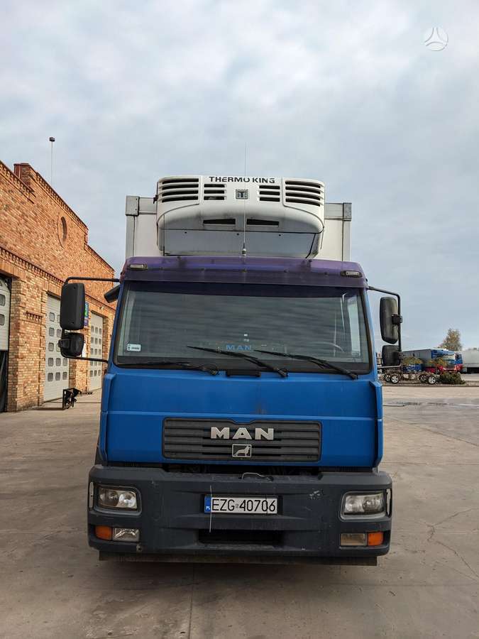 MAN 18.220, trucks