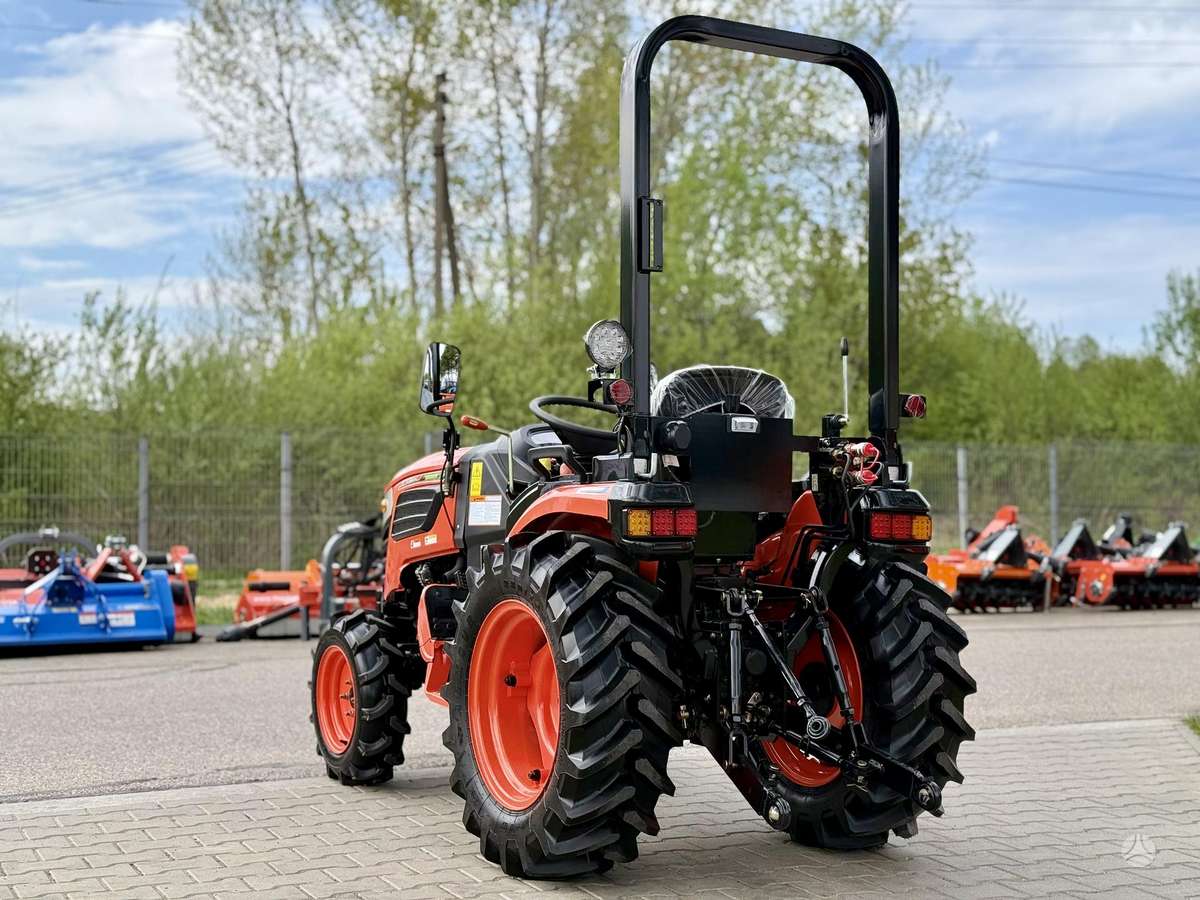 Hinomoto HM-3030, tractors