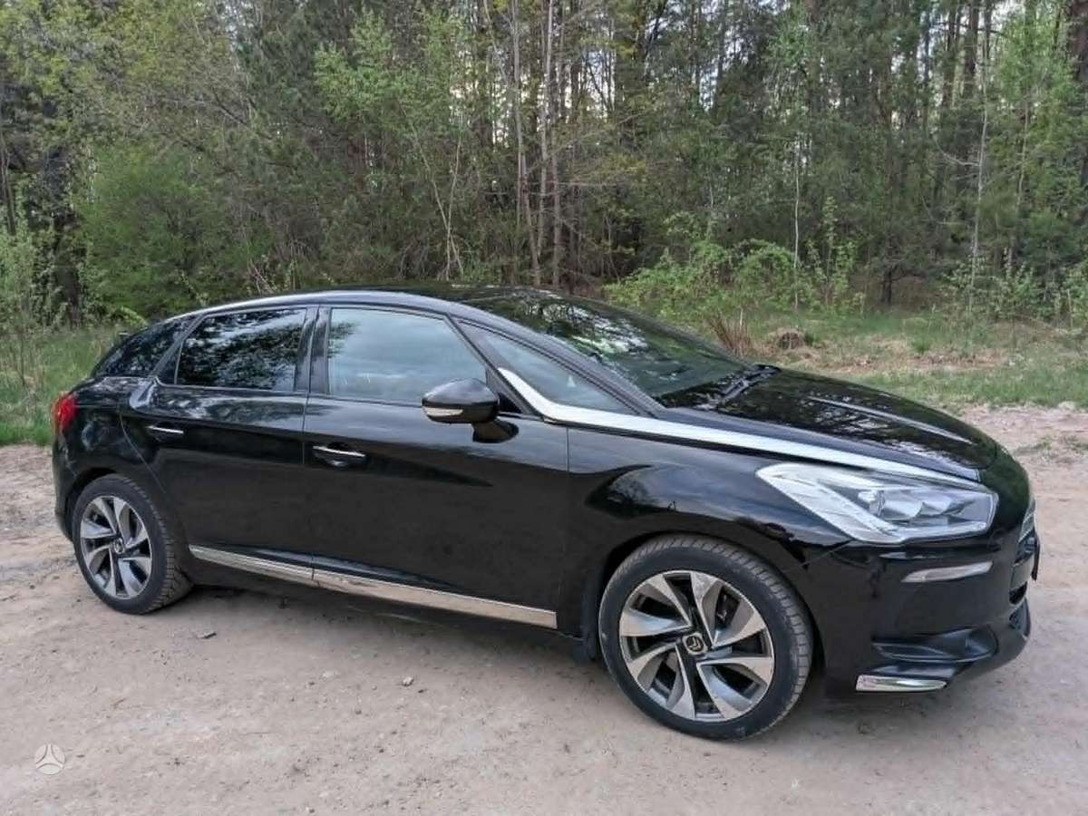 Citroen DS5, 2.0 l., hatchback