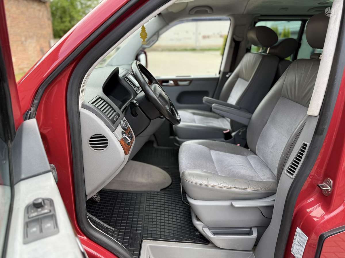 Volkswagen Multivan - 11