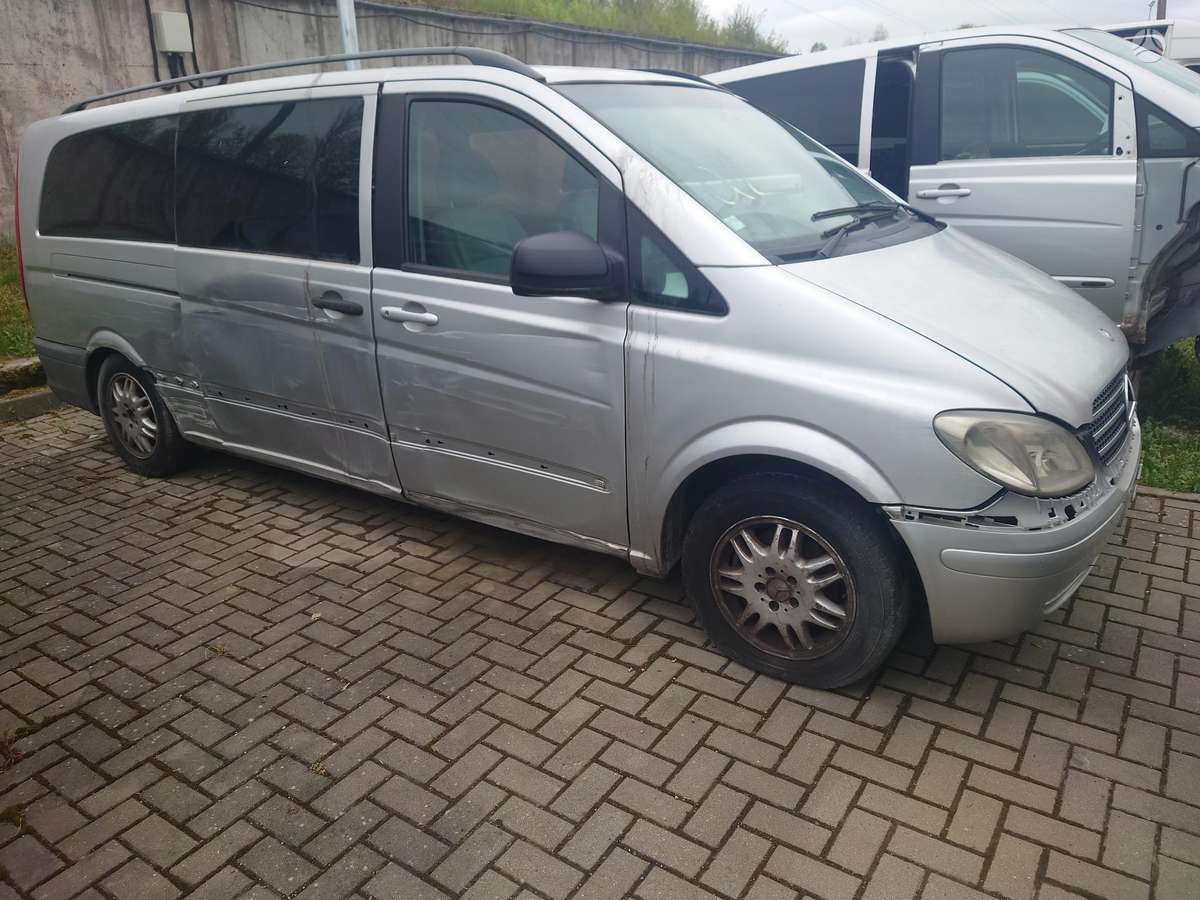Mercedes-Benz Viano dalimis
