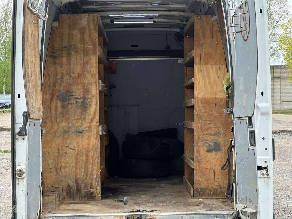 Iveco Daily, 3.0 l., cargo van