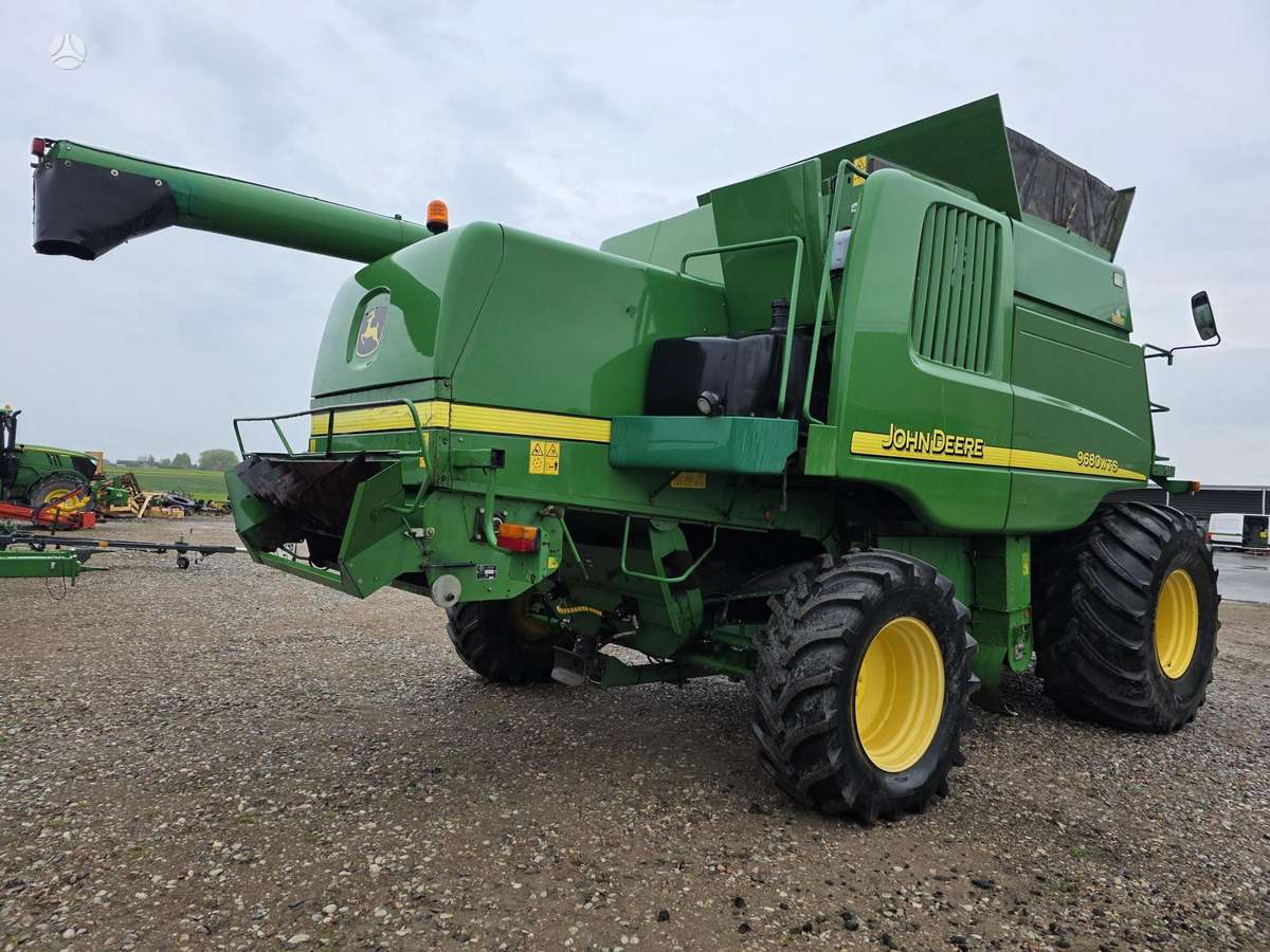John Deere 9680 WTS, combine harvesters