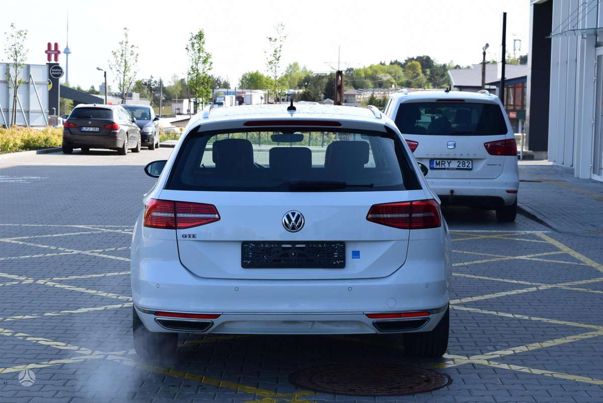 Volkswagen Passat - 5