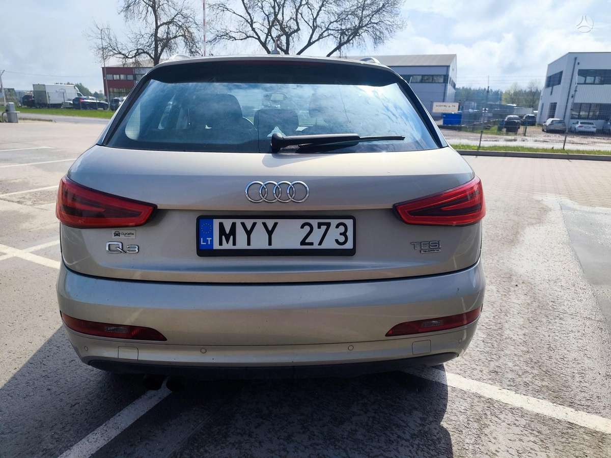 Audi Q3, 2.0 l., Внедорожник / Кроссовер