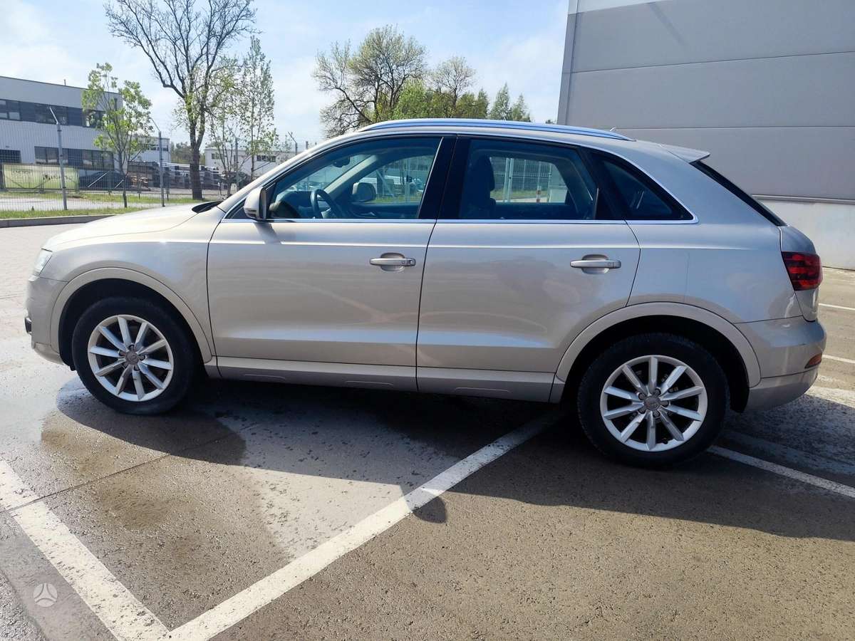 Audi Q3, 2.0 l., Внедорожник / Кроссовер