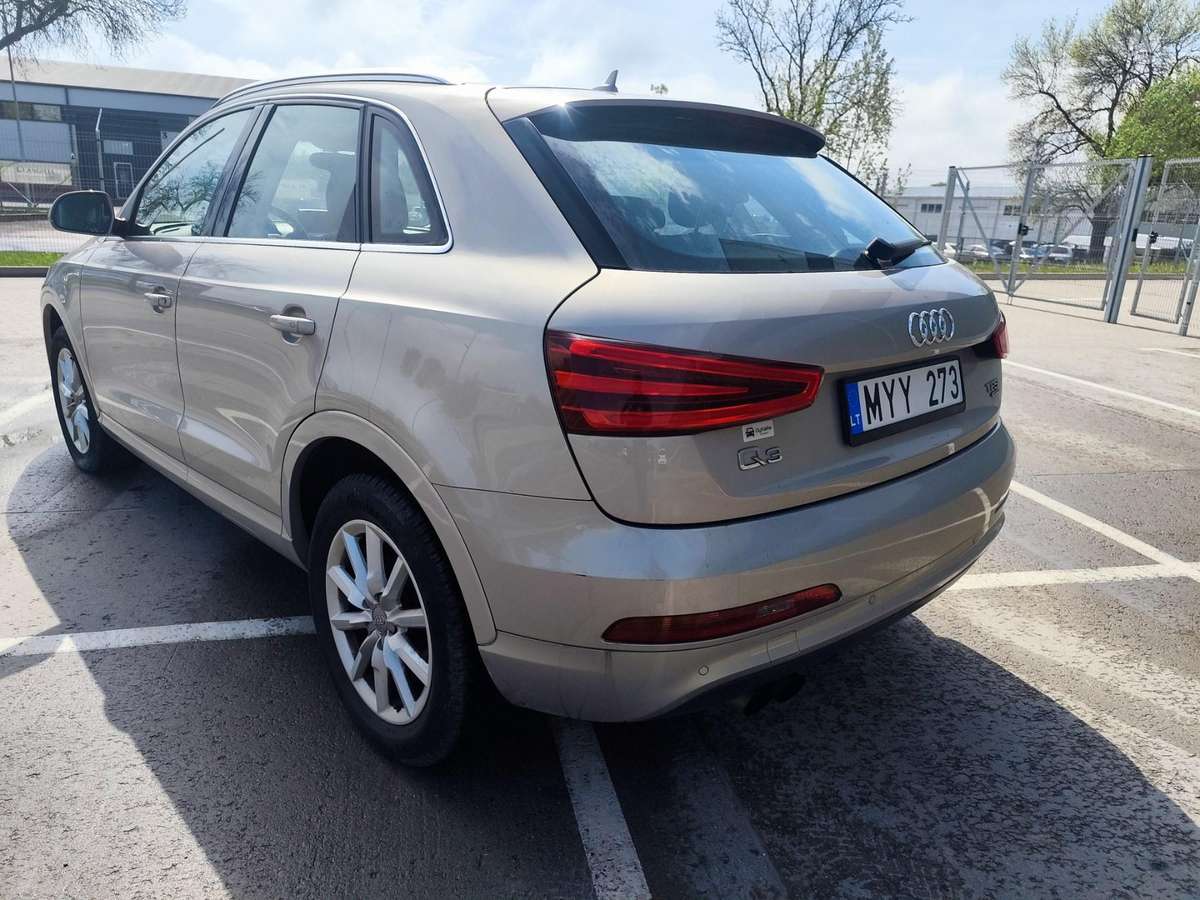 Audi Q3, 2.0 l., Внедорожник / Кроссовер