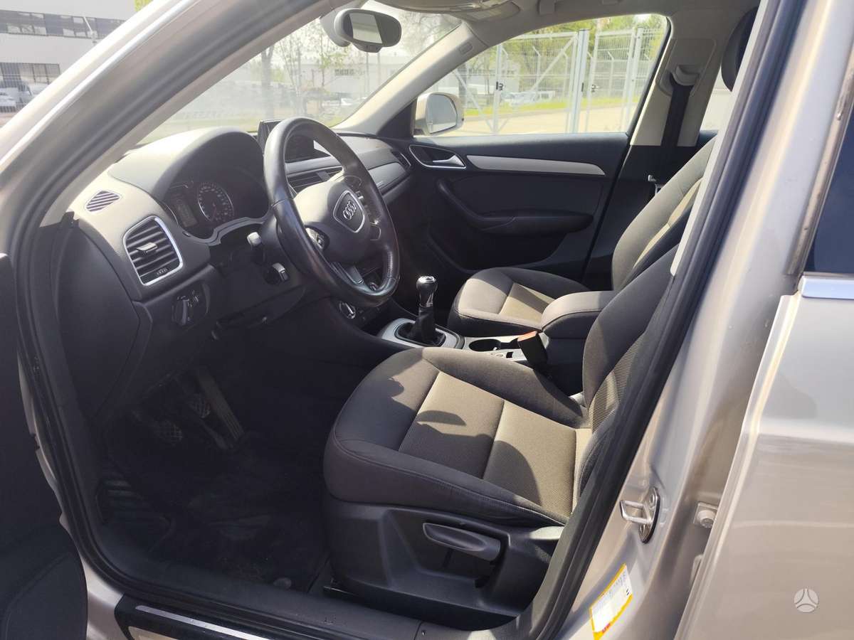Audi Q3, 2.0 l., Внедорожник / Кроссовер