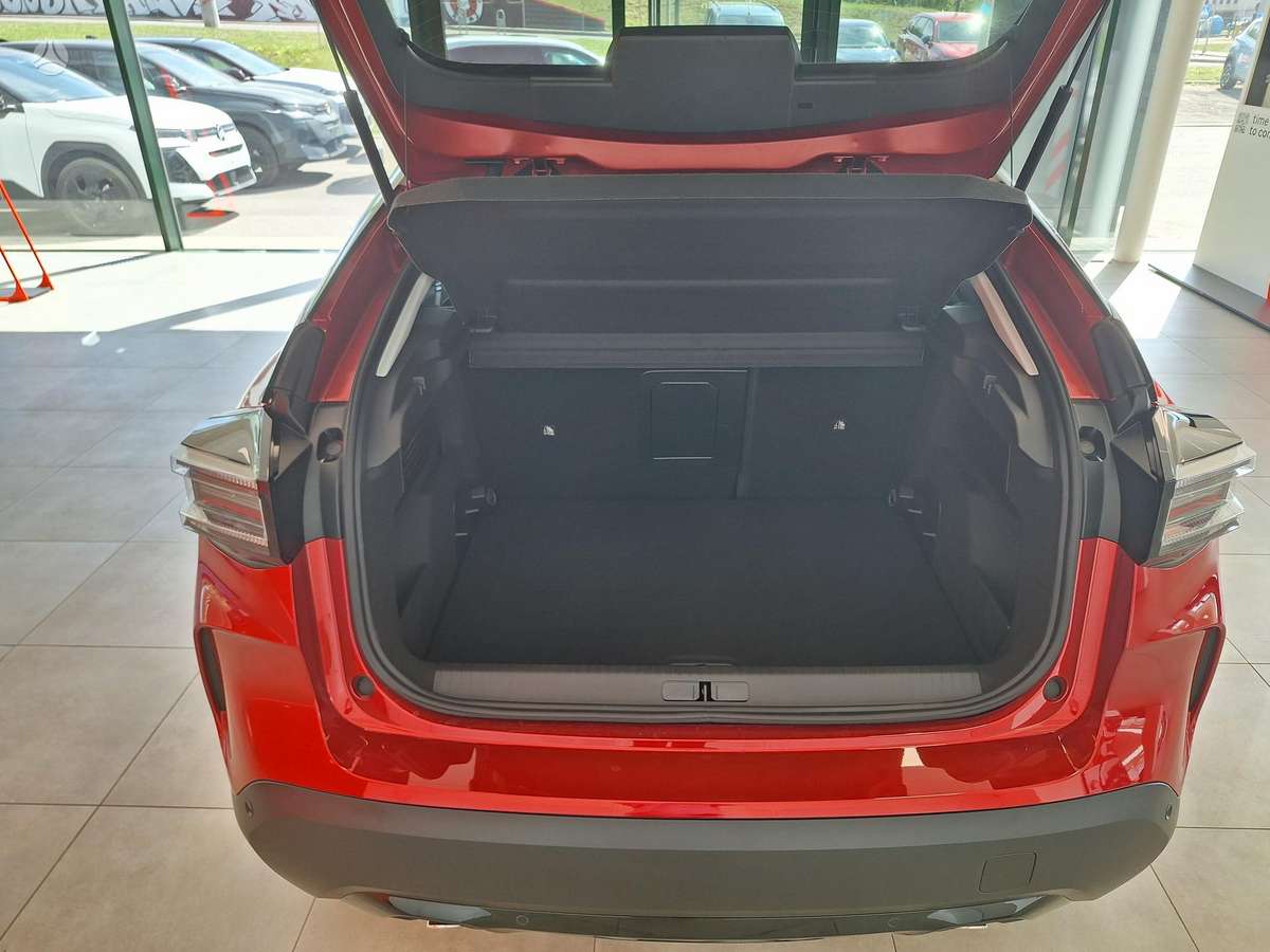 Citroen C4, 1.2 l., hatchback