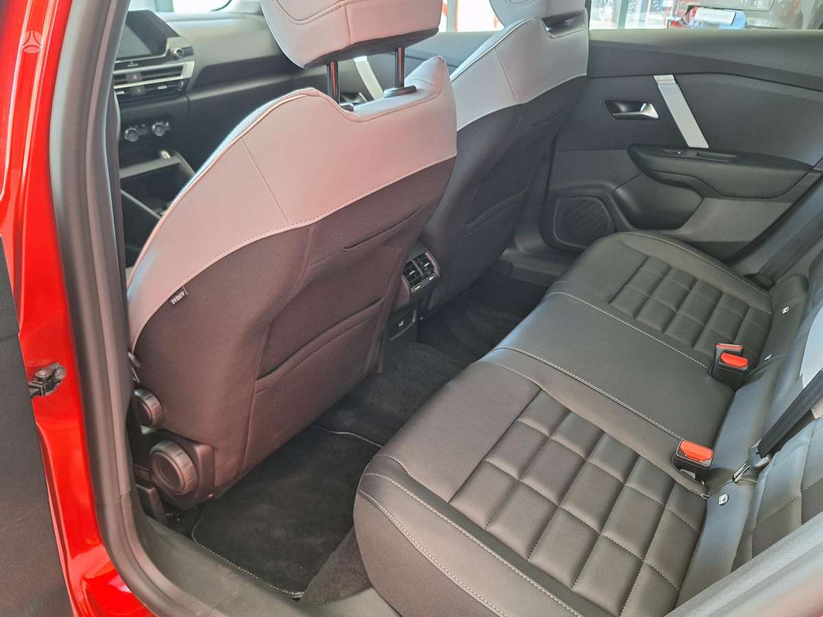 Citroen C4, 1.2 l., Хэтчбек