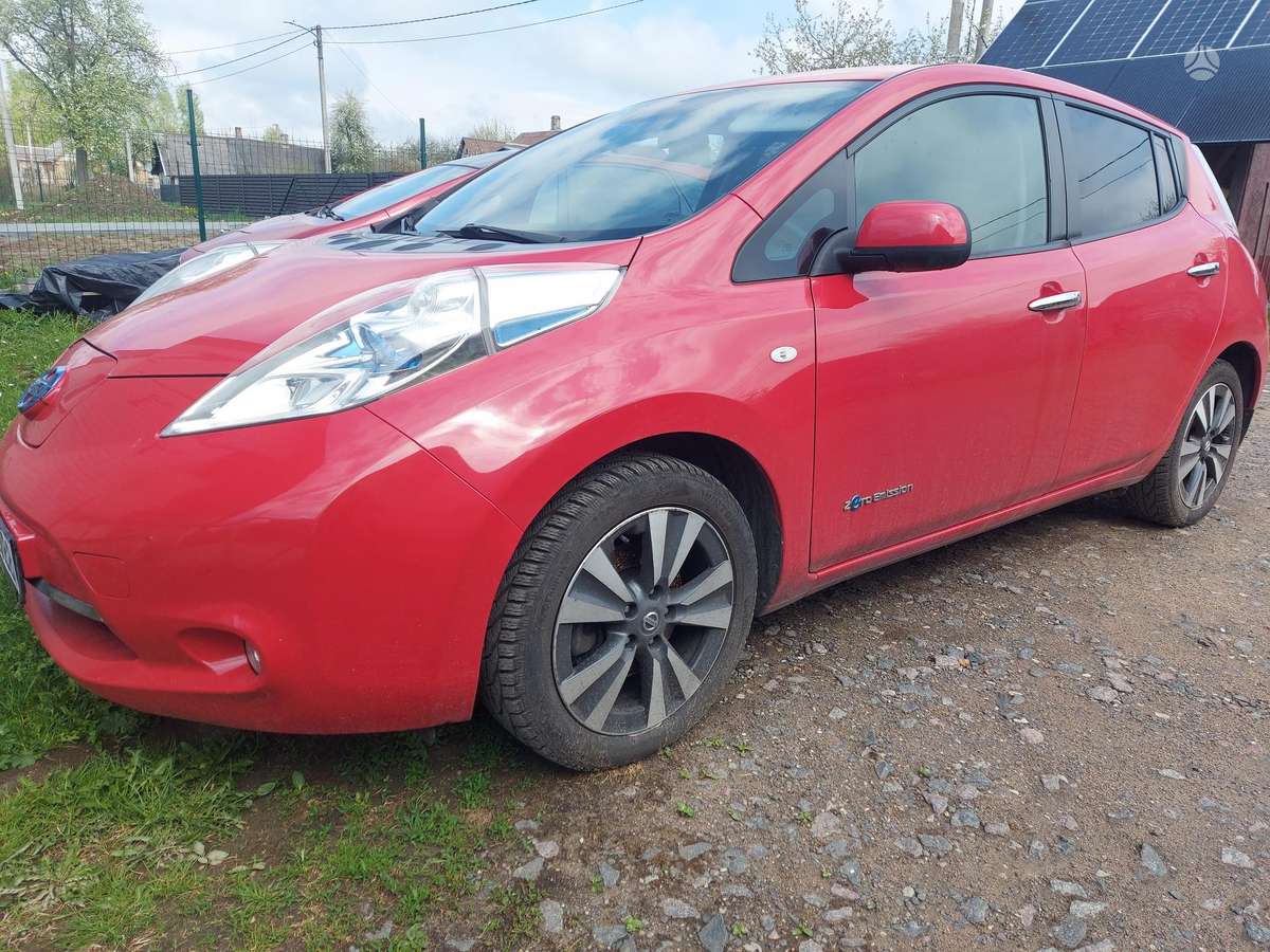 Nissan Leaf, 30 кВт·ч, Хэтчбек