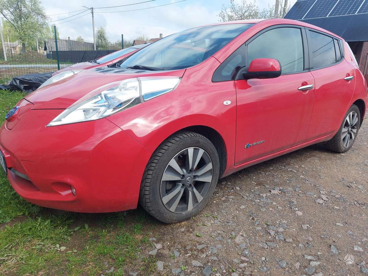 Nissan Leaf, 30 kWh, hatchback