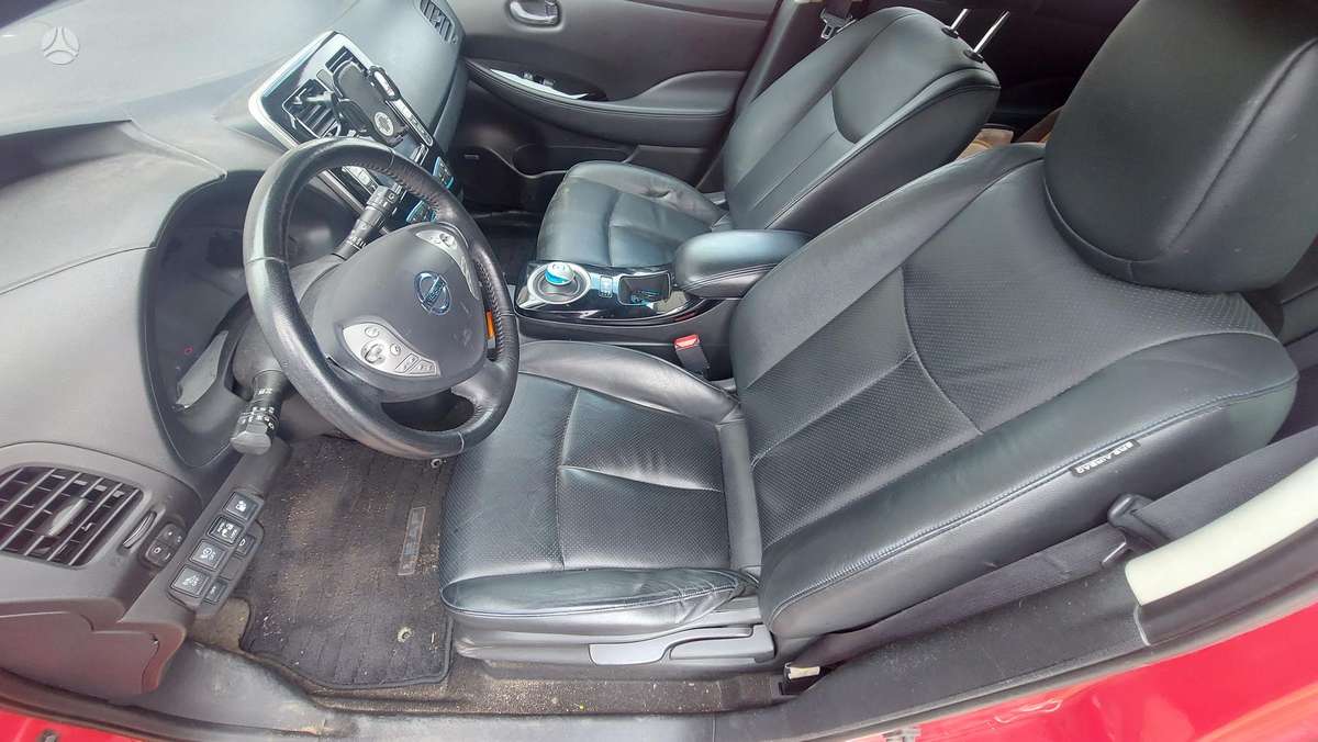 Nissan Leaf, 30 кВт·ч, Хэтчбек