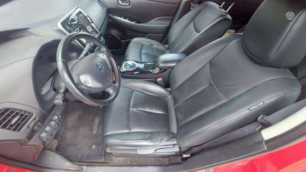 Nissan Leaf, 40 kWh, hatchback