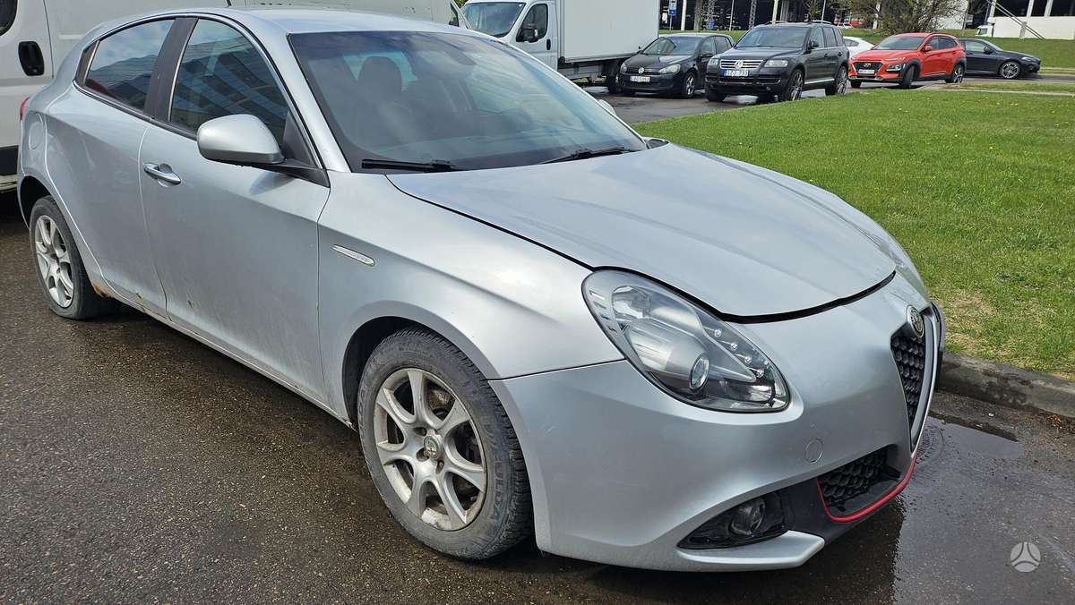 Alfa Romeo Giulietta dalimis