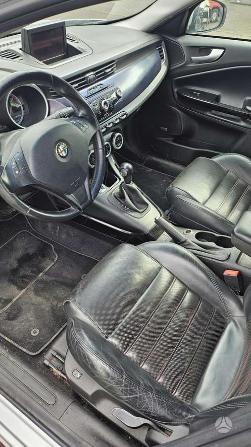 Alfa Romeo Giulietta dalimis