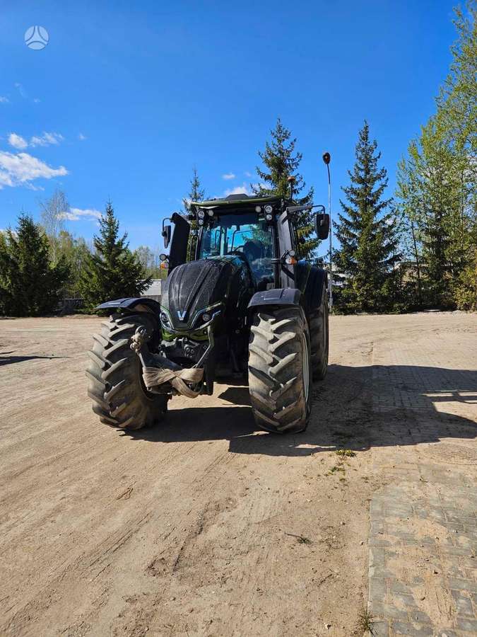 Valtra T235, traktori