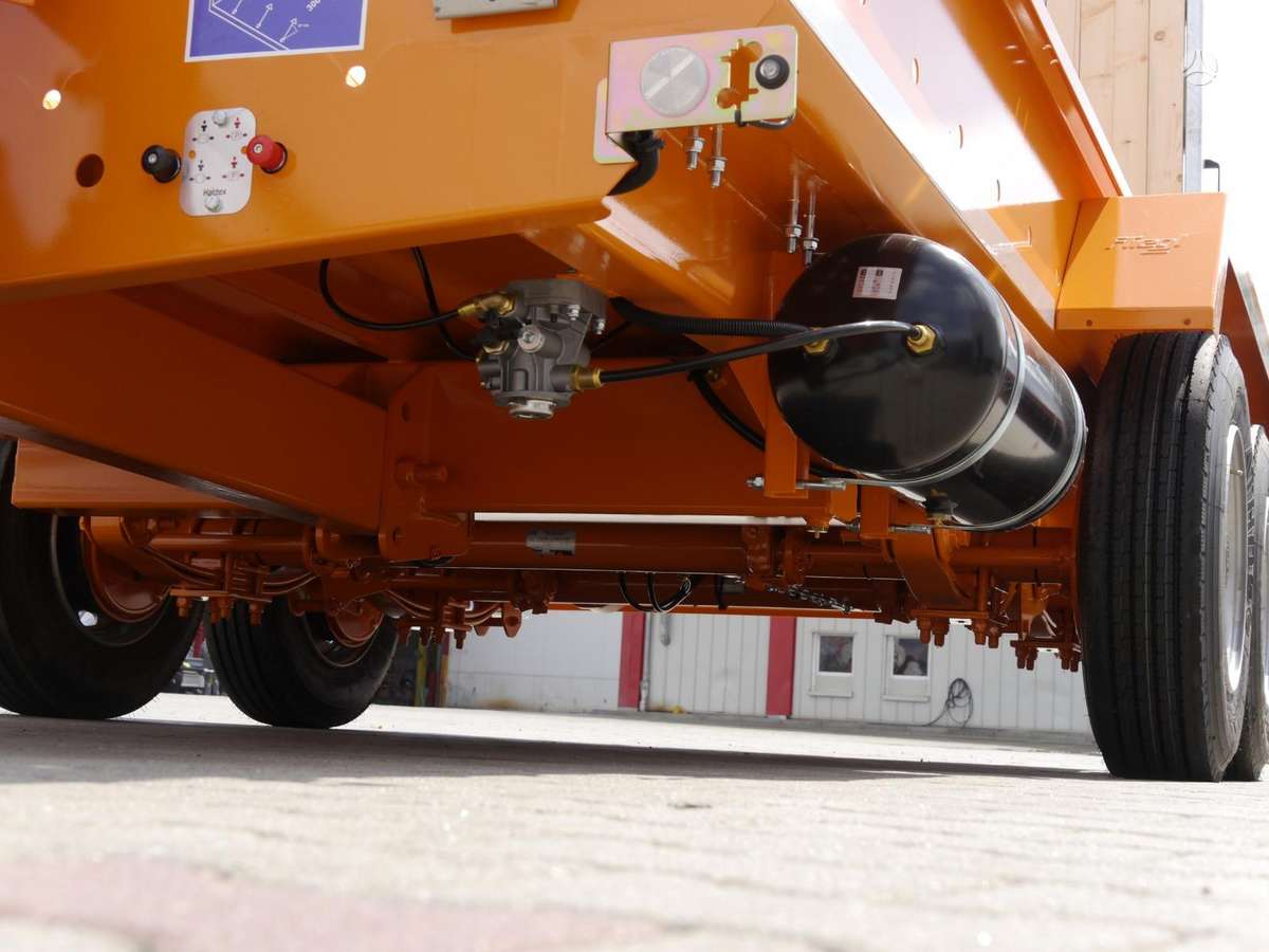 Fliegl TTS 89, spec. priekabos / puspriekabės