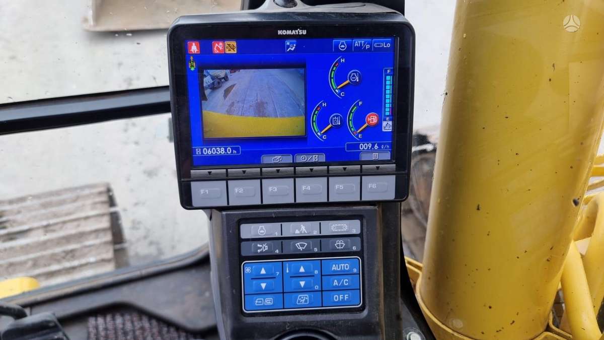 Komatsu PC 210 LC-11, экскаваторы
