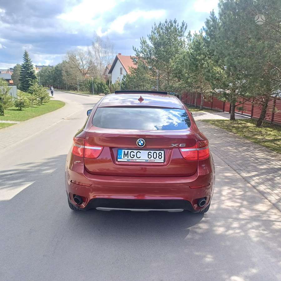 BMW X6, 3.0 l., off-road / crossover