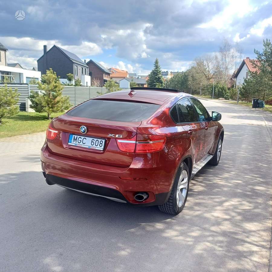 BMW X6, 3.0 l., off-road / crossover